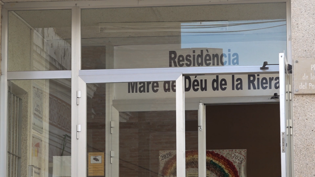 Entrada de la Residència de les Borges del Camp, la Residència Mare de Déu de la Riera