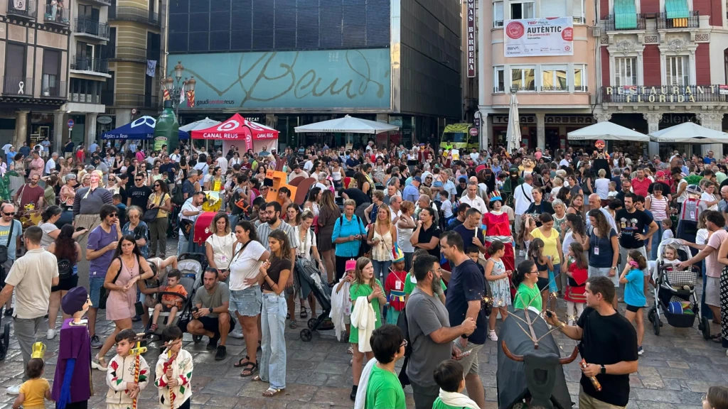 Ballada conjunta, fan seguici'25