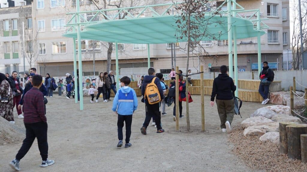 Inaugurat el refugi climàtic del pati de l'escola General Prim