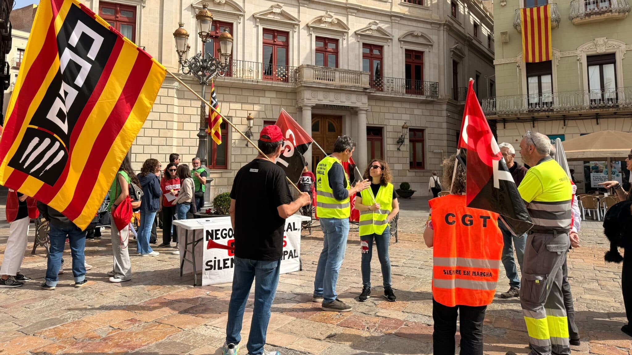 CSIF, CGT i CCOO esclaten després de tres anys sense negociacions