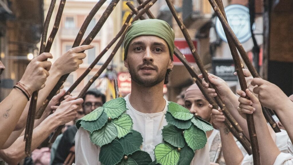 La primavera ja és aqui; torna l'arbre de Maig