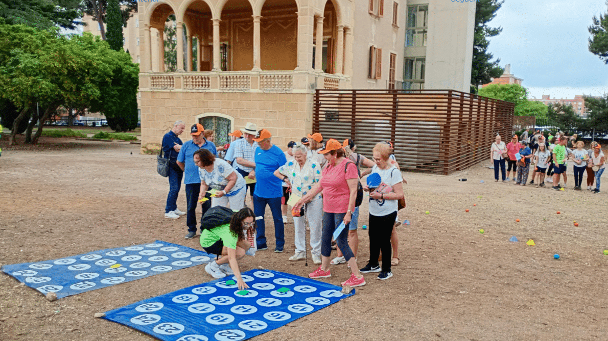 Reus celebra la jornada "Aquest estiu refresca't a la piscina!" per a persones majors de 60 anys