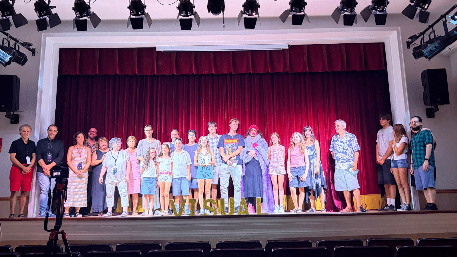 12a edició del concurs PeTitsCURtS i de la 3a edició de la secció MiniPeTitS, celebrades en el marc del VISUAL. Festival de Curtmetratges de Castellvell 2026.