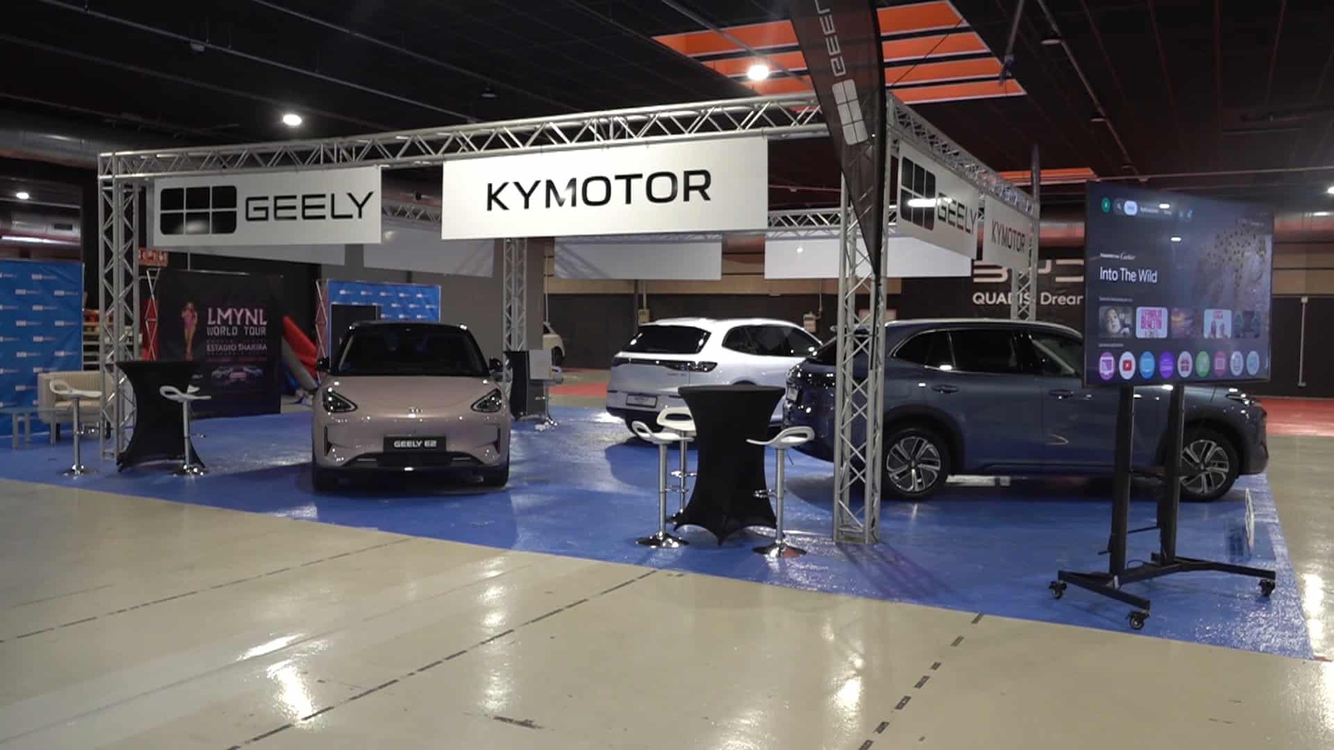 Estand de cotxes al Saló de l’Automòbil d’exproReus, a firaReus