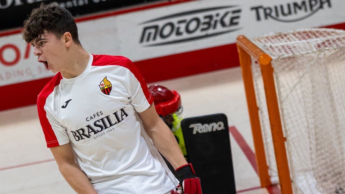 Un jugador del Reus Deportiu B a la pista