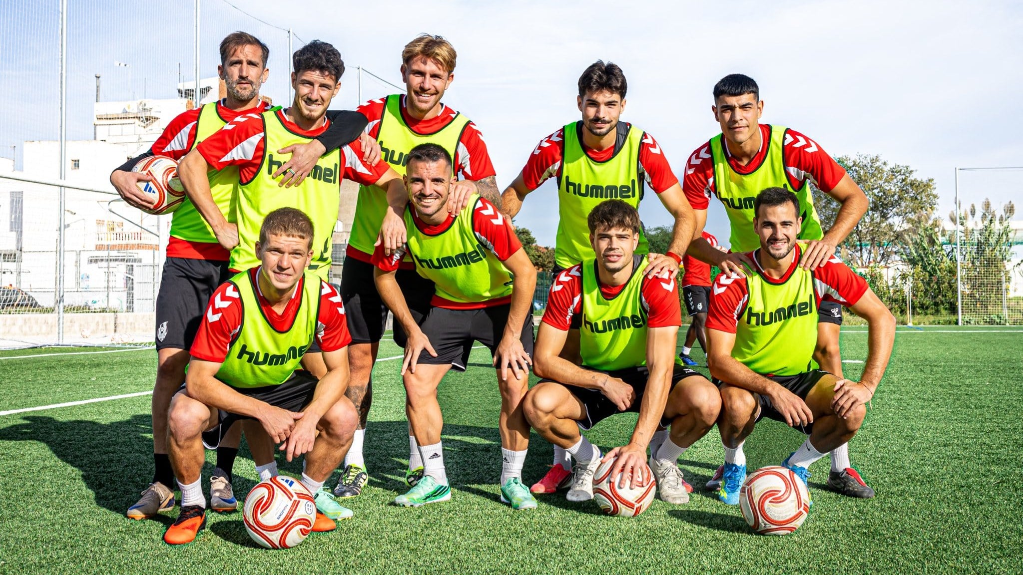 Jugadors del Reus FC Reddis posen en un entrenament abans del partit contra el Peña Sport